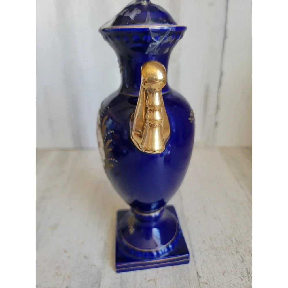 Vintage‎ Cobalt blue Scenic Victorian couple vase bagpipe lidded unique home - Picture 5 of 11